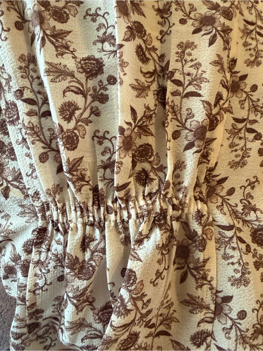 Lovely Max Studio London Ivory and Brown Floral Blouse Size M - Picture 4 of 9